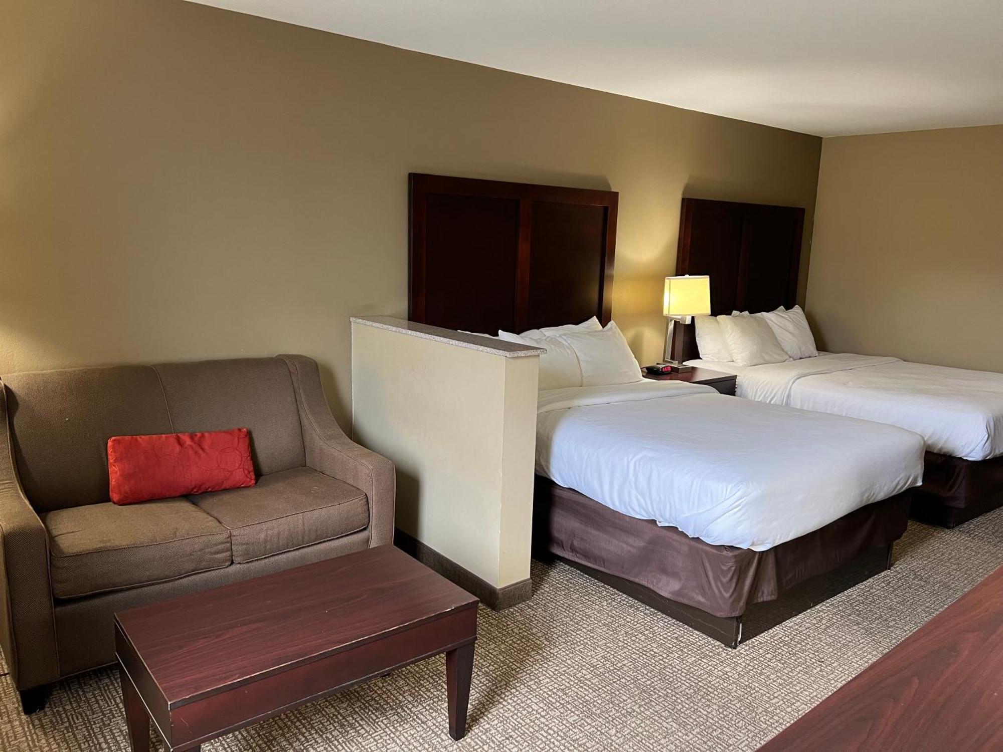Days Inn & Suites By Wyndham Manheim Lebanon Экстерьер фото