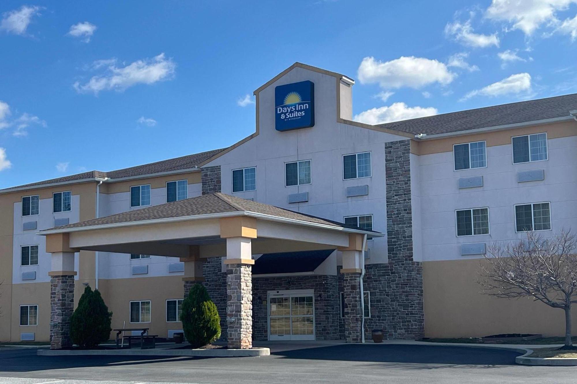Days Inn & Suites By Wyndham Manheim Lebanon Экстерьер фото